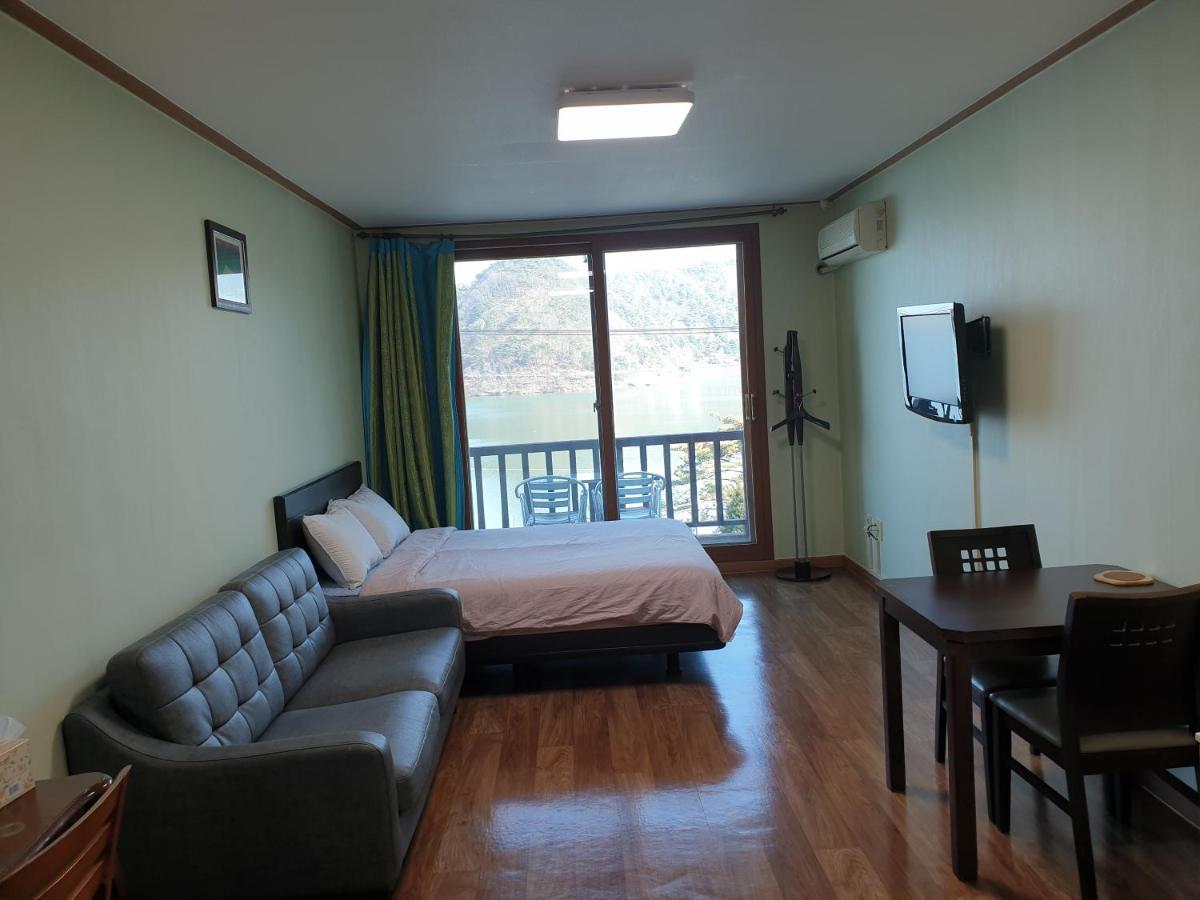 Lahoya Pension Chuncheon Dış mekan fotoğraf