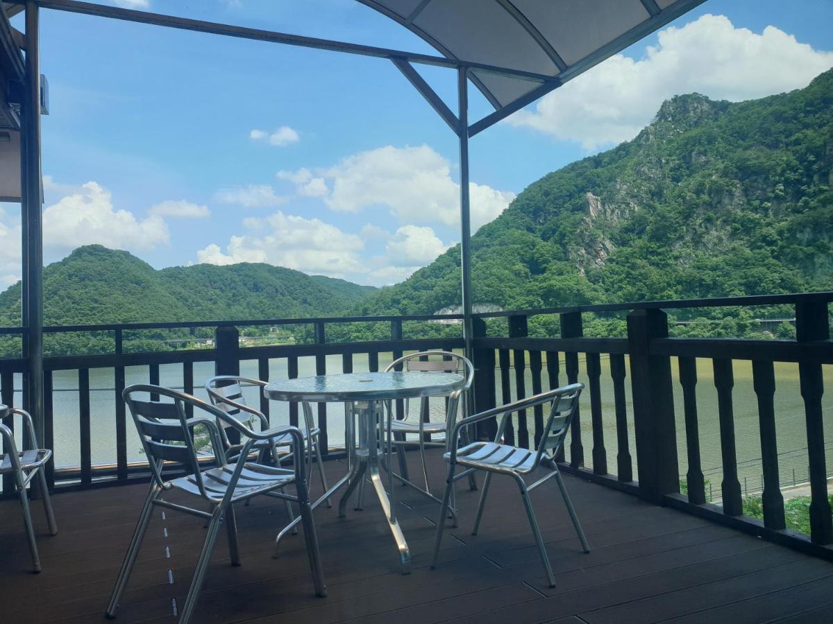 Lahoya Pension Chuncheon Dış mekan fotoğraf