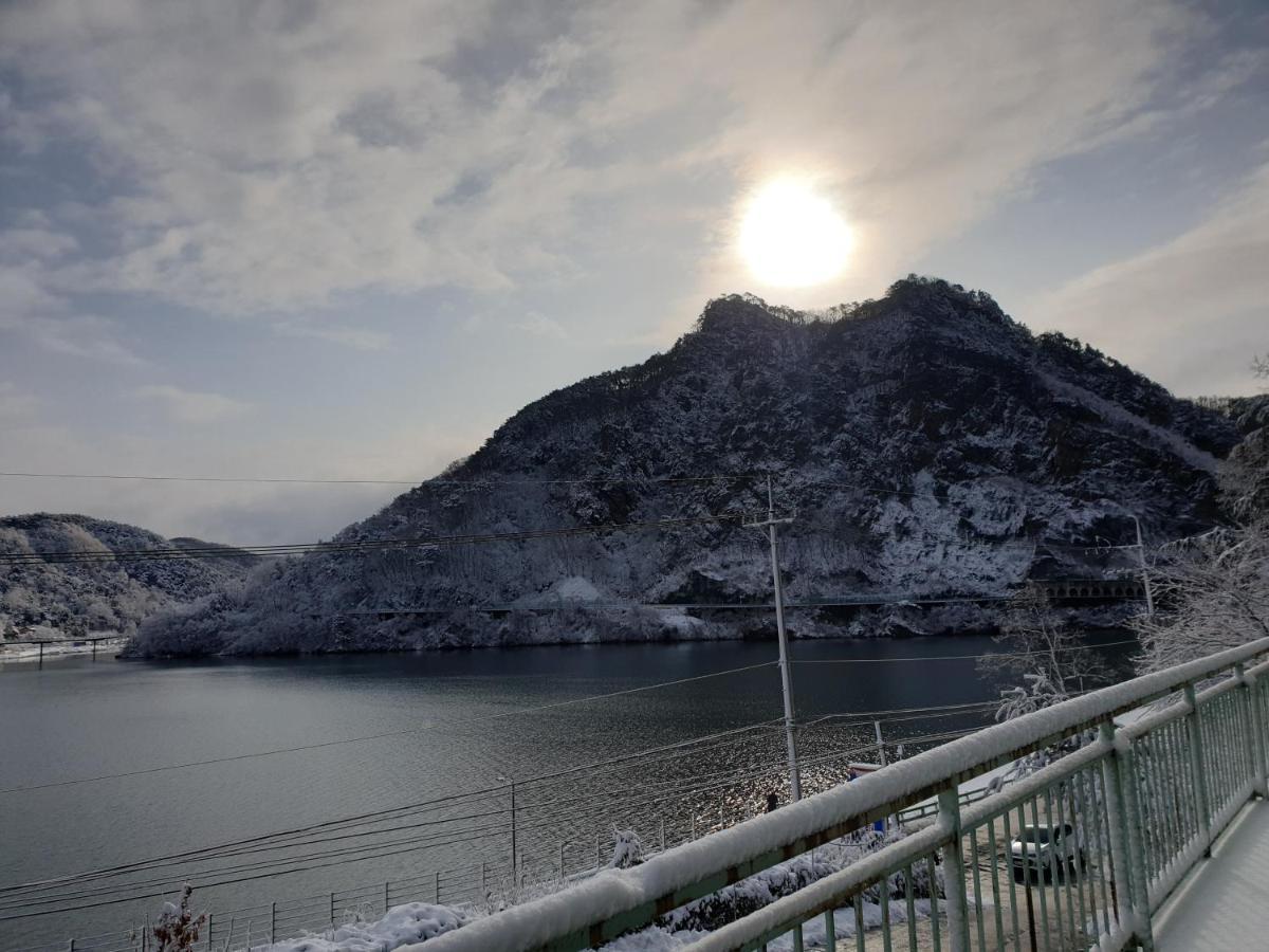 Lahoya Pension Chuncheon Dış mekan fotoğraf