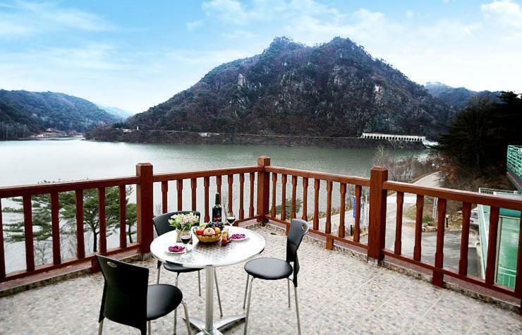 Lahoya Pension Chuncheon Dış mekan fotoğraf