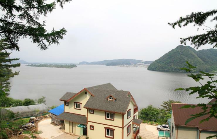Lahoya Pension Chuncheon Dış mekan fotoğraf