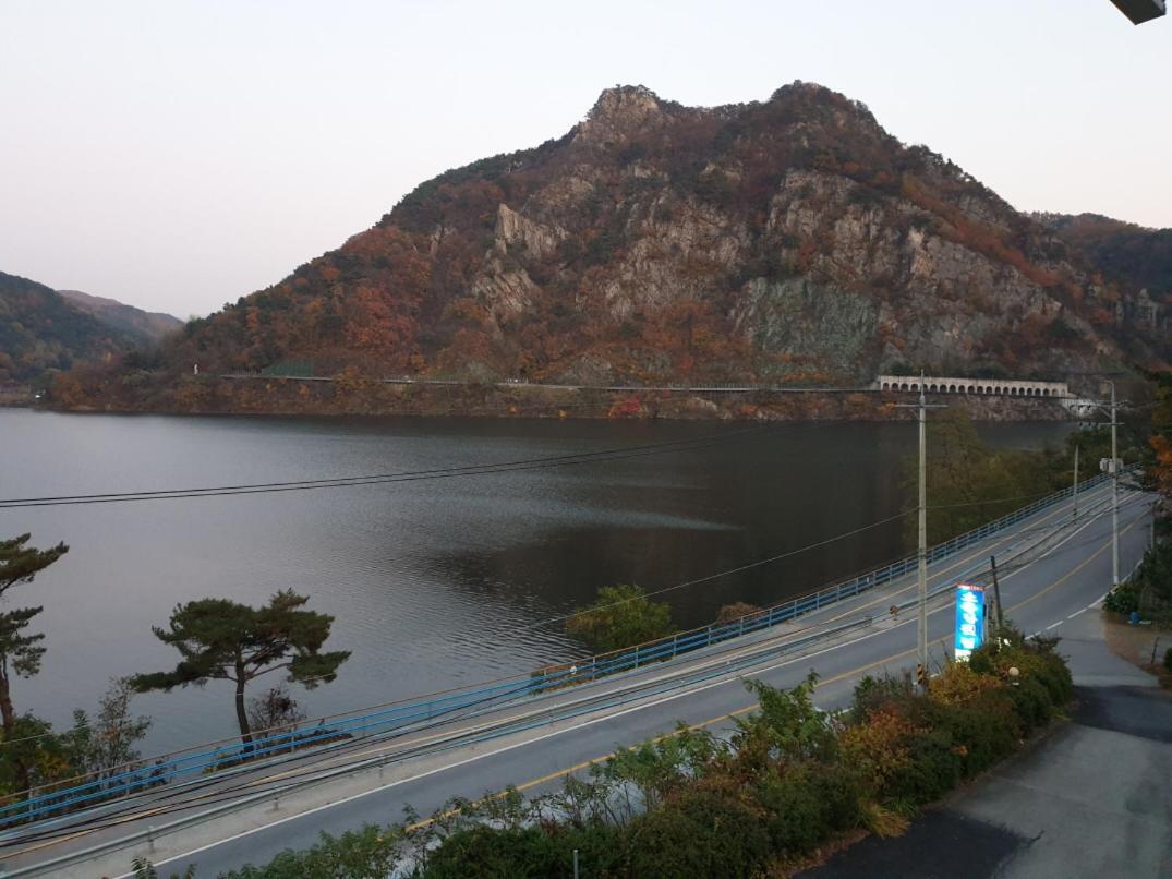 Lahoya Pension Chuncheon Dış mekan fotoğraf