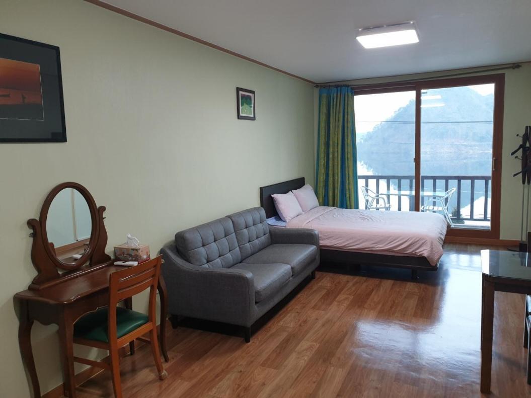 Lahoya Pension Chuncheon Dış mekan fotoğraf